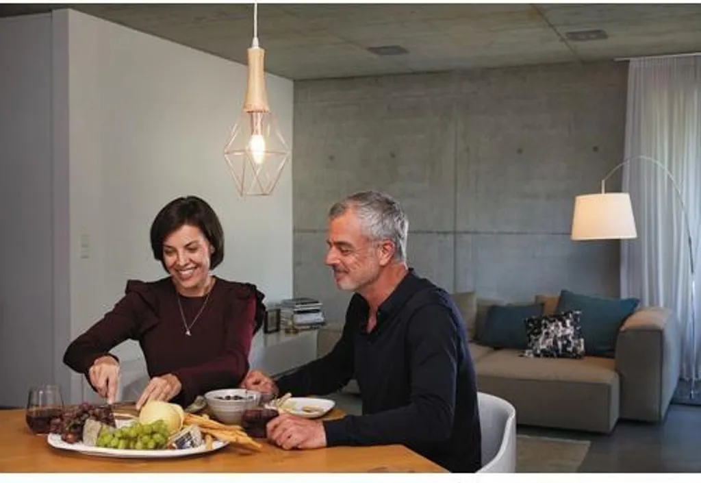 Osram LED Leuchtmittel Retrofit CLB 40 E14 4W Warmweiß, Weiß Matt – Bild 9